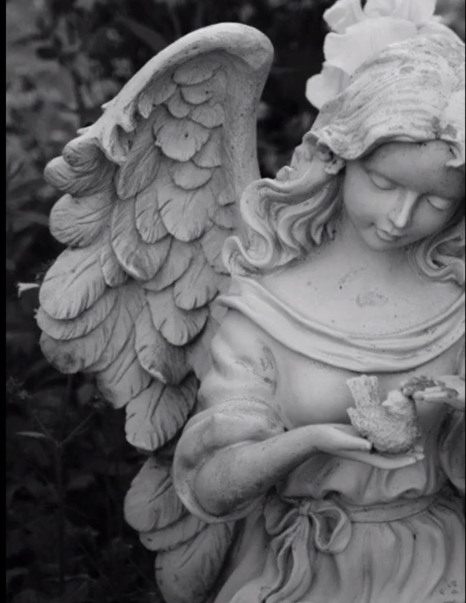 Эстетические скульптуры ангелов