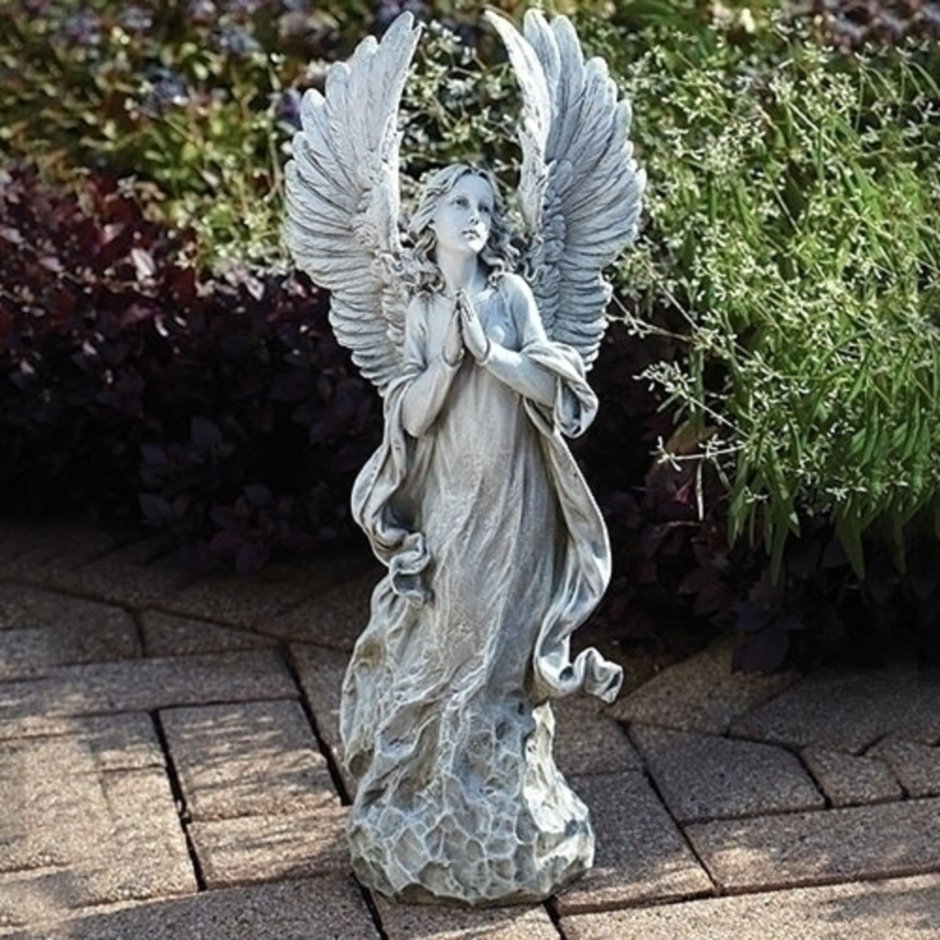 Красивые статуи ангелов