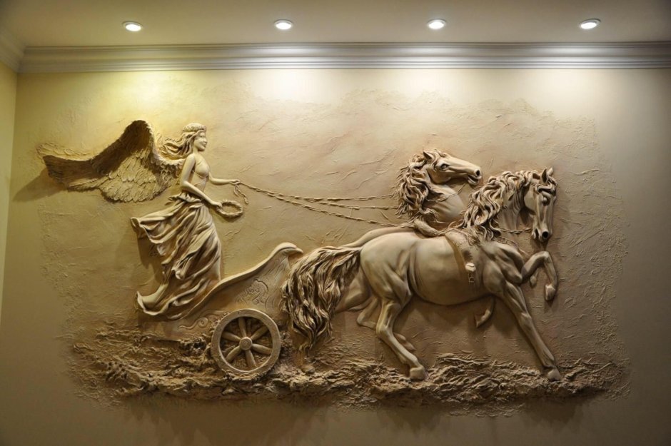 Скульптура горельеф лошади