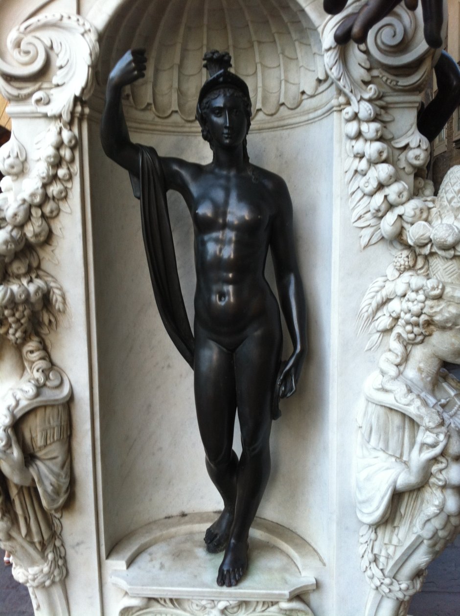 Статуя Минервы Челлини