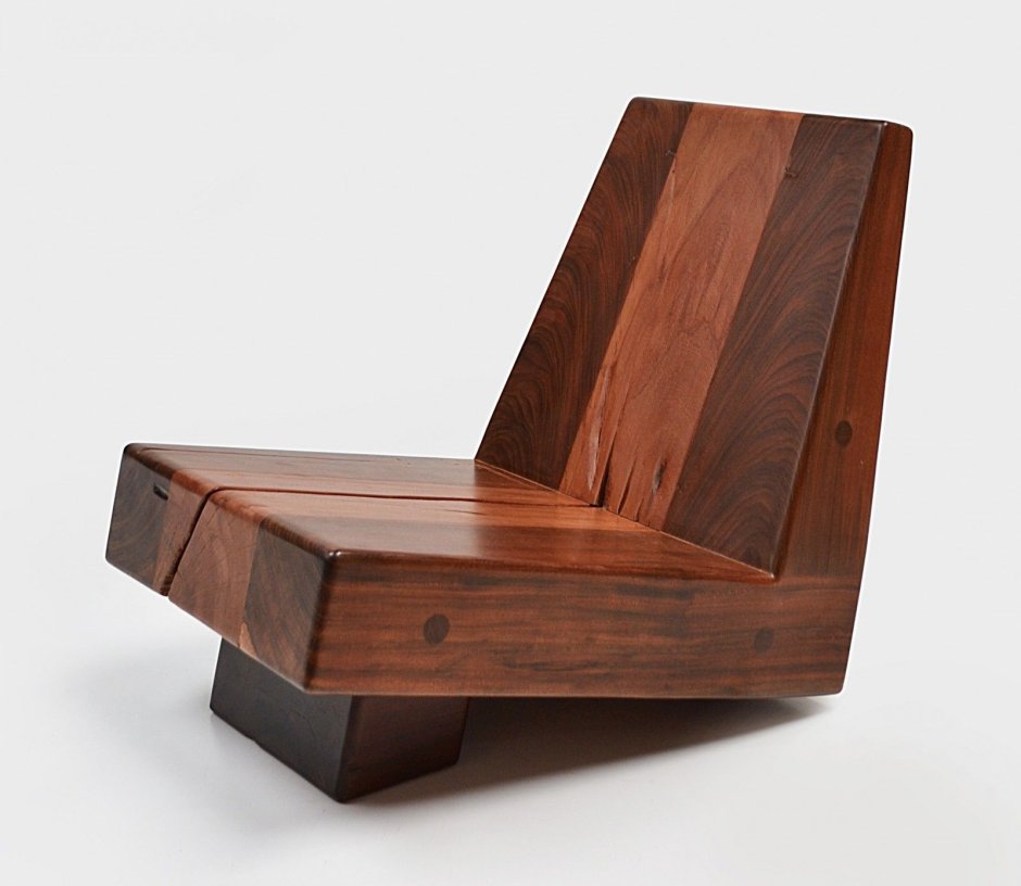 Оригинальные деревянные кресла
