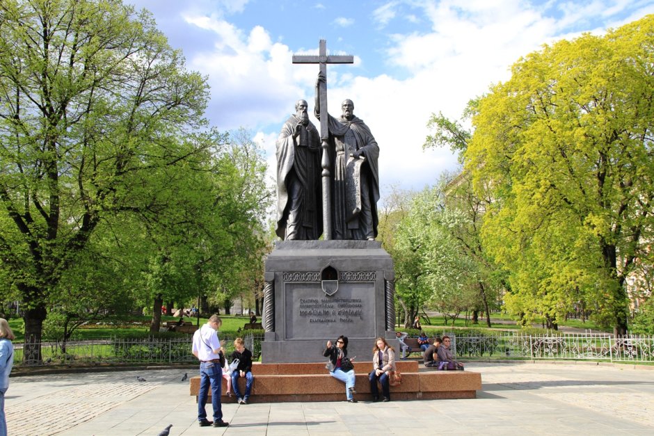 Памятники Клыкова