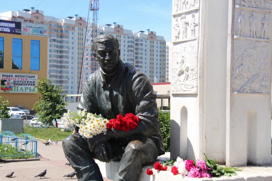 Памятник Николаю II В селе Тайнинском