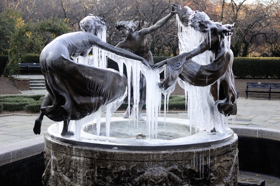 Cкульптура-фонтан «метаморфозы»