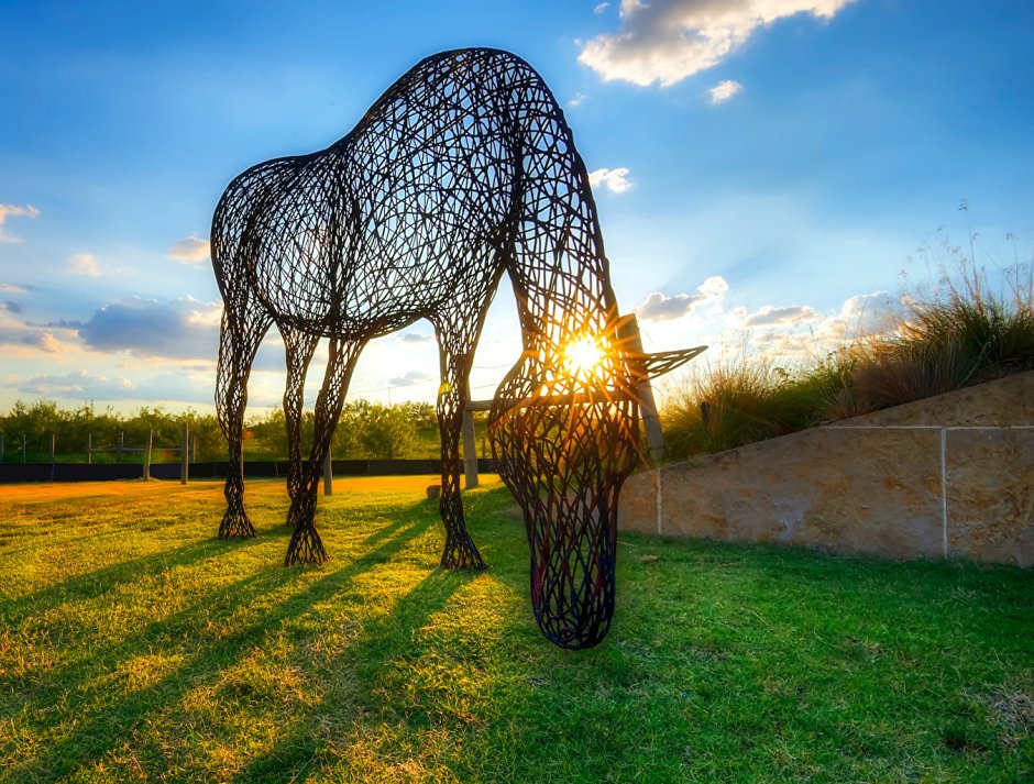 Артобьекты скульптуры лошадей