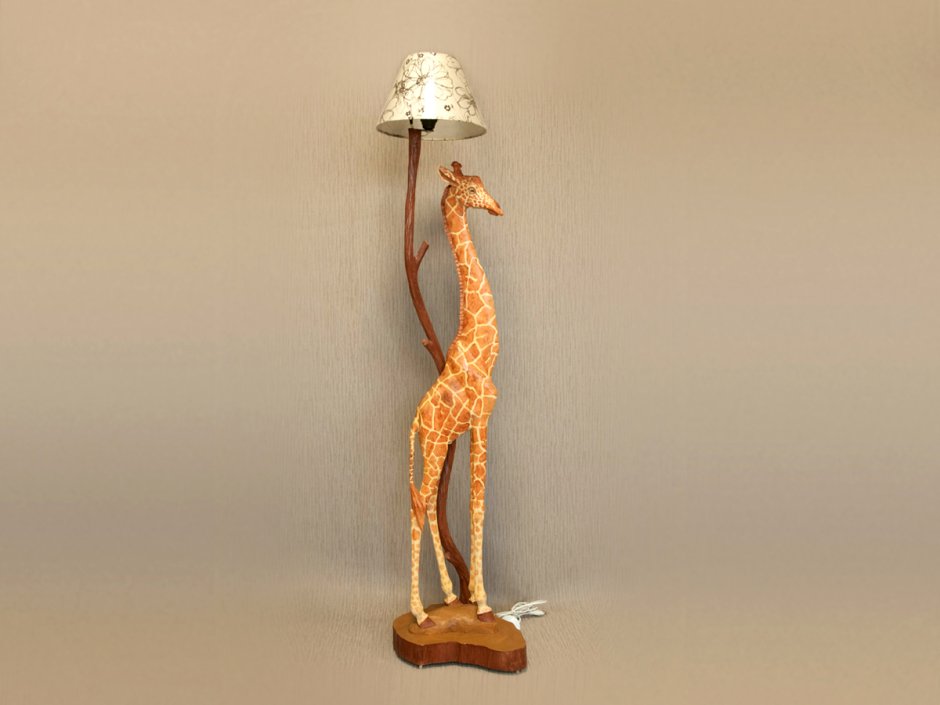 Жираф скульптура