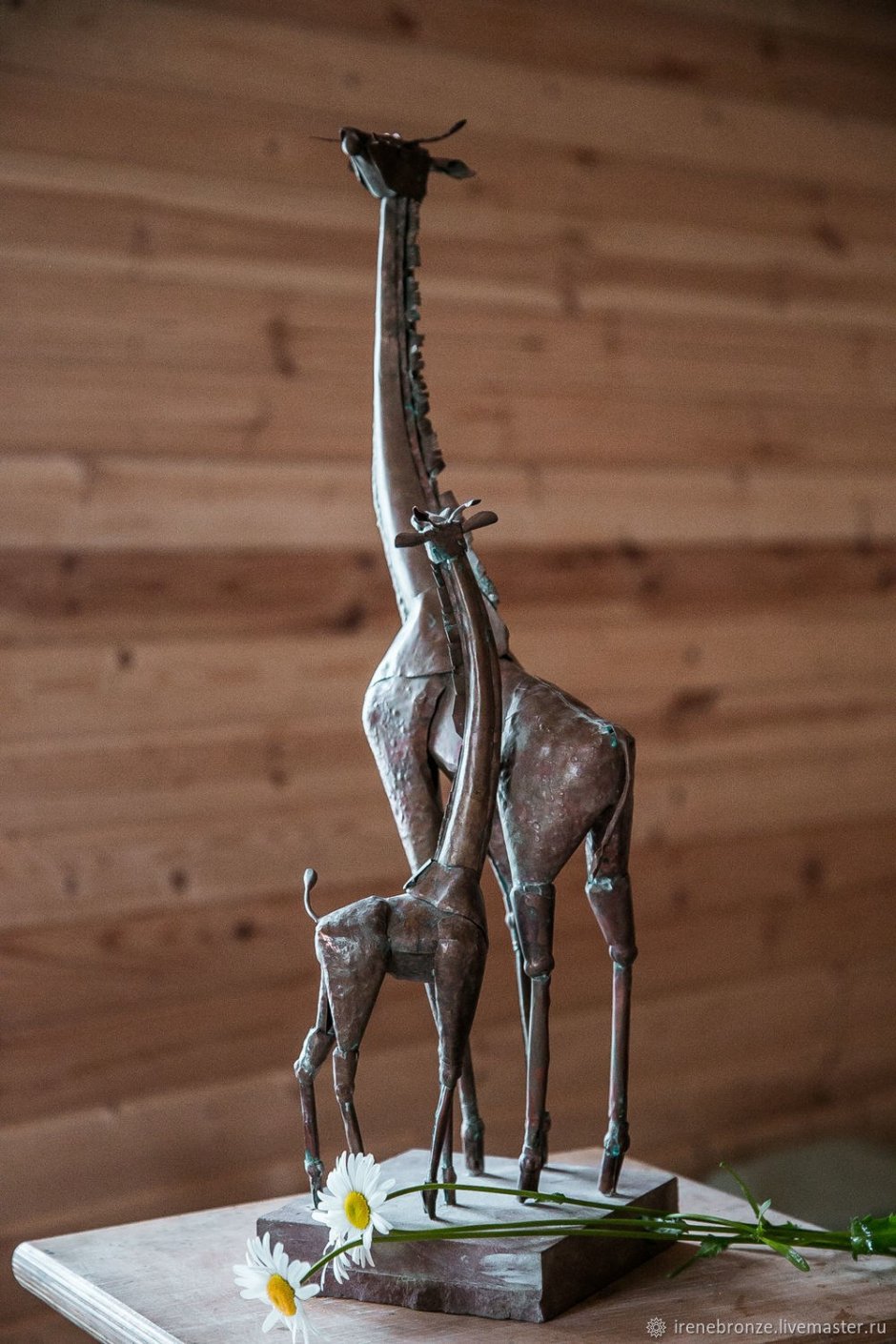 Садовая скульптура жирафа