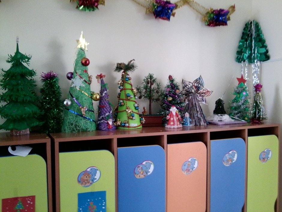 Украшение елки в детском саду