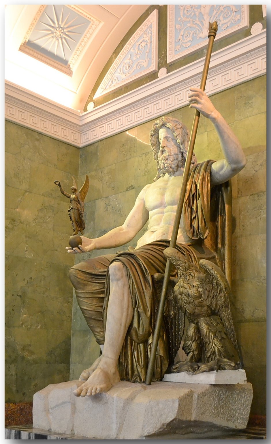 Речной Бог скульптура