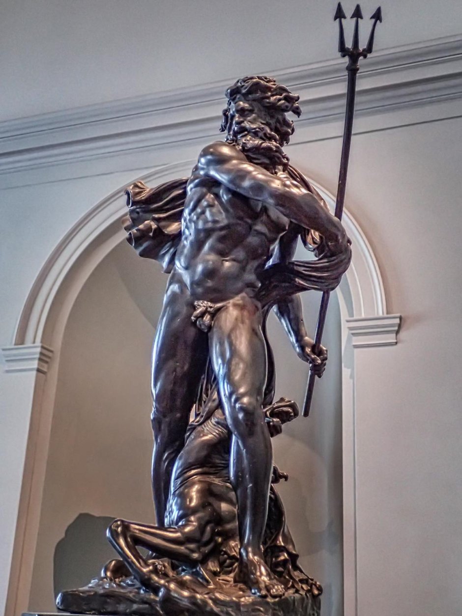 Микеланджело статуя Посейдона