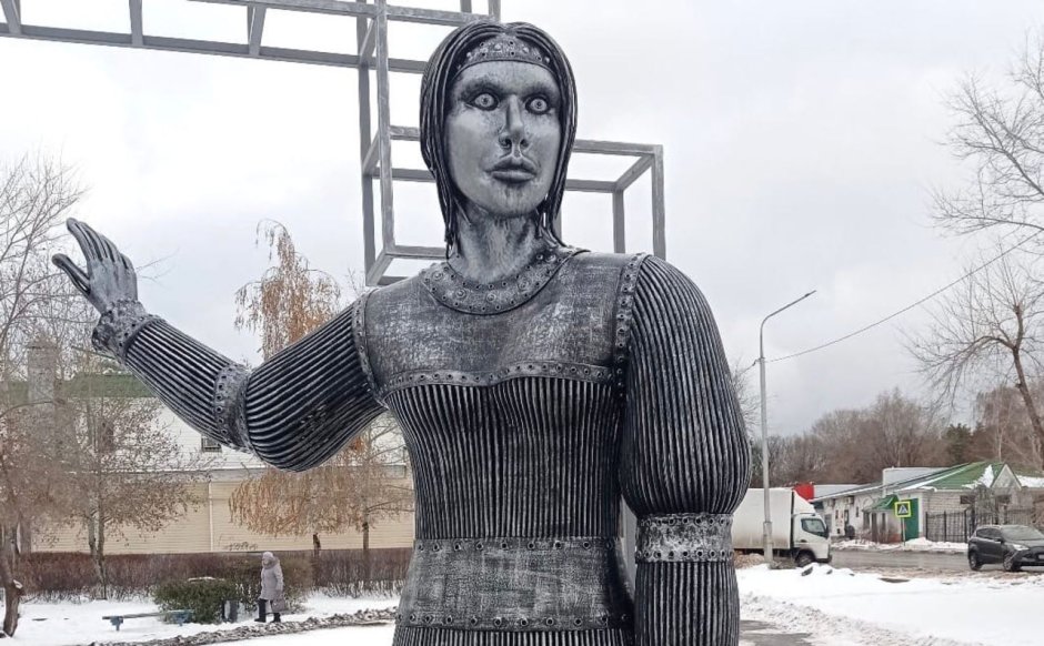 Статуя Аленушки в Нововоронеже