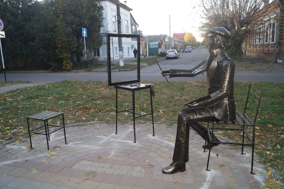 Памятник художнику в Ейске