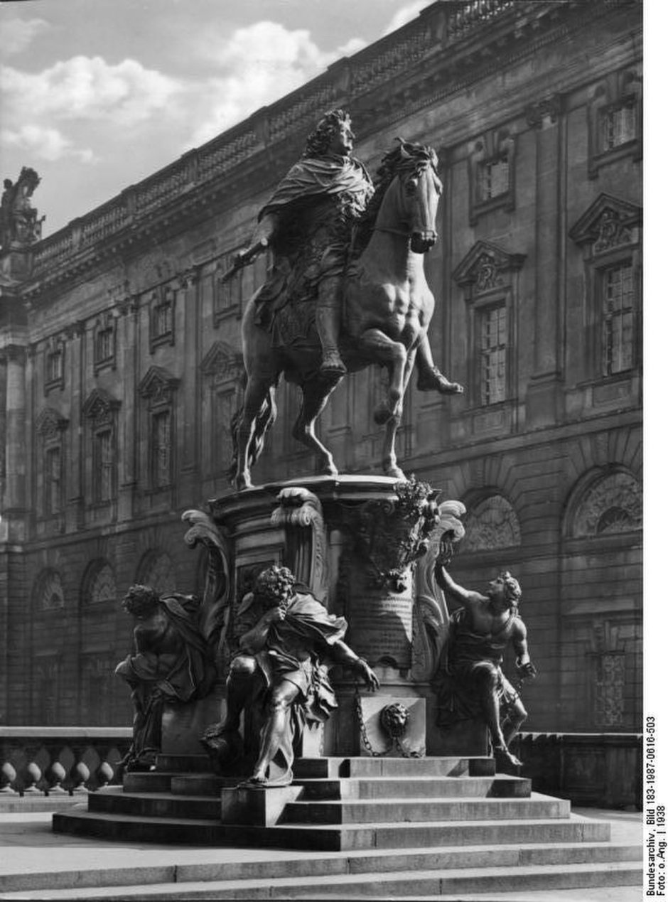 Фридрих Вильгельм IV памятник