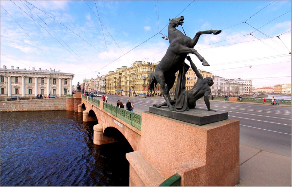 Аничков мост в Санкт-Петербурге силуэт