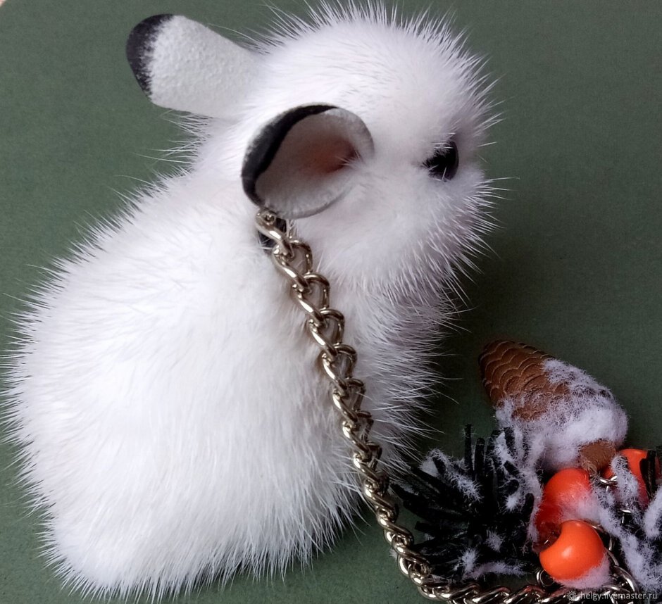 Белый кролик брелок