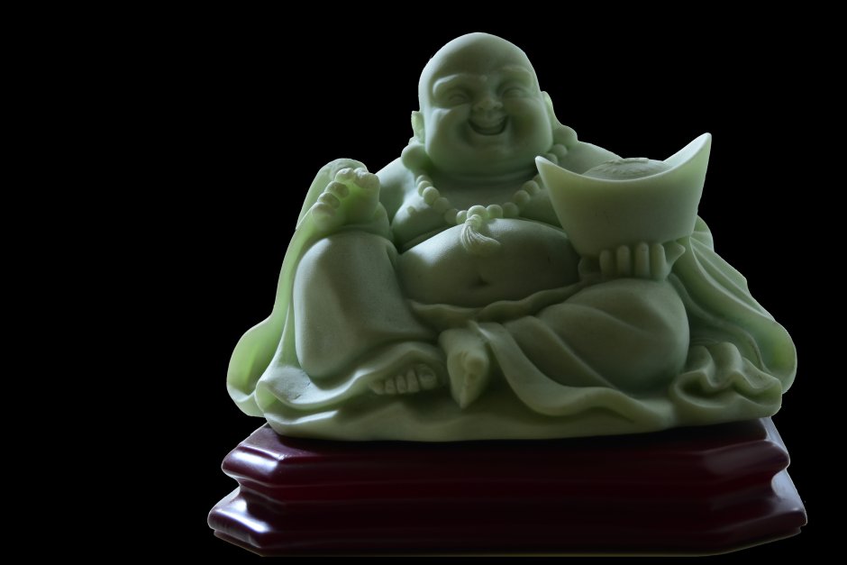 Статуя смеющийся Будда