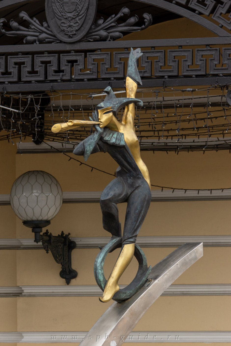 Скульптура цирк приехал Санкт-Петербург