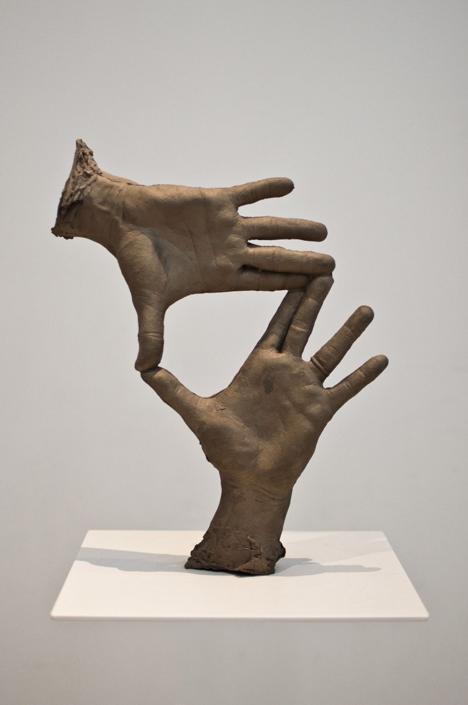 Скульптура руки