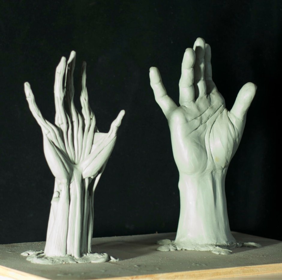 Гипсовая скульптура рук