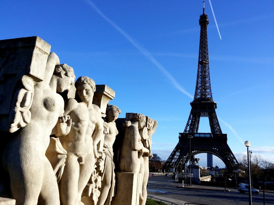 Монументальная статуя Франция (Париж)