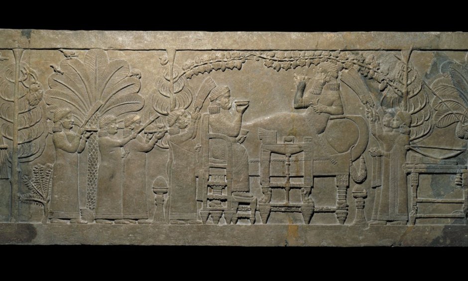 Ассирийский царь Ашшурбанапал древний рельеф