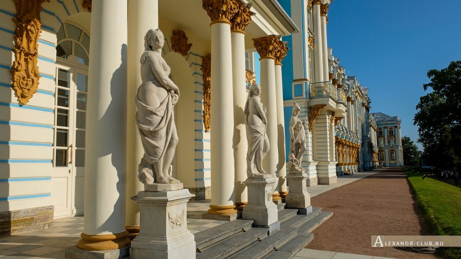 Атланты Екатерининского дворца в Царском селе