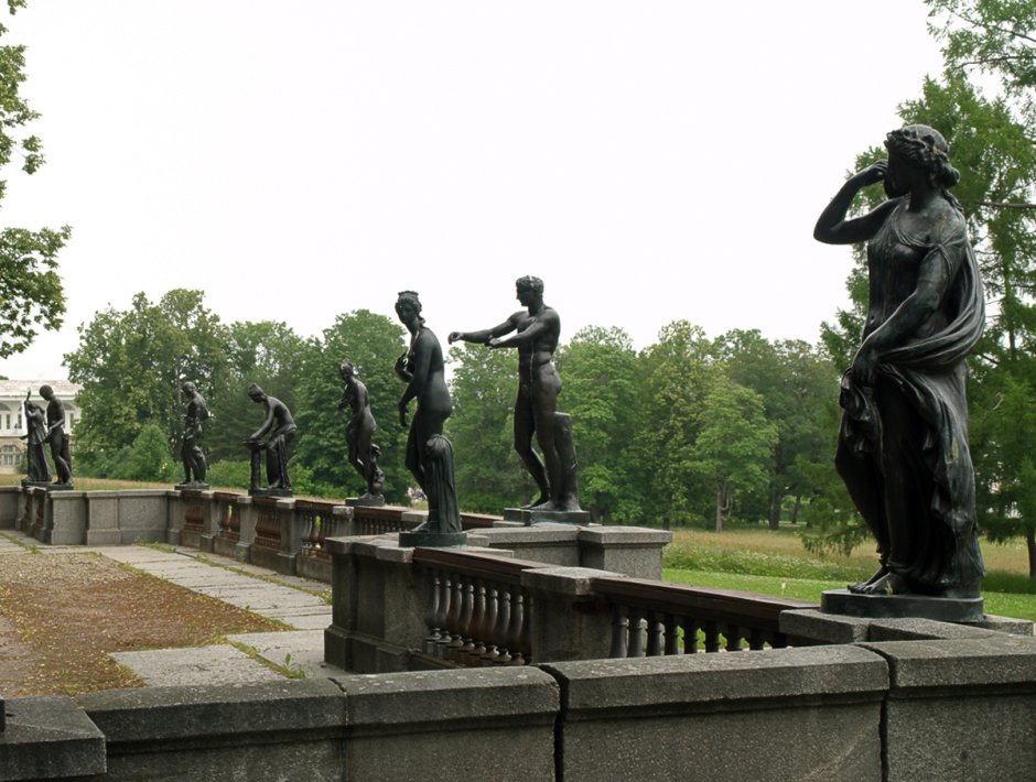 Екатерининский парк Москва памятники