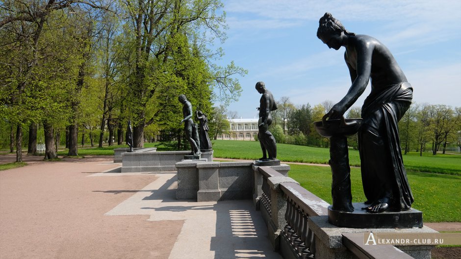 Памятник жена офицера Екатерининский парк