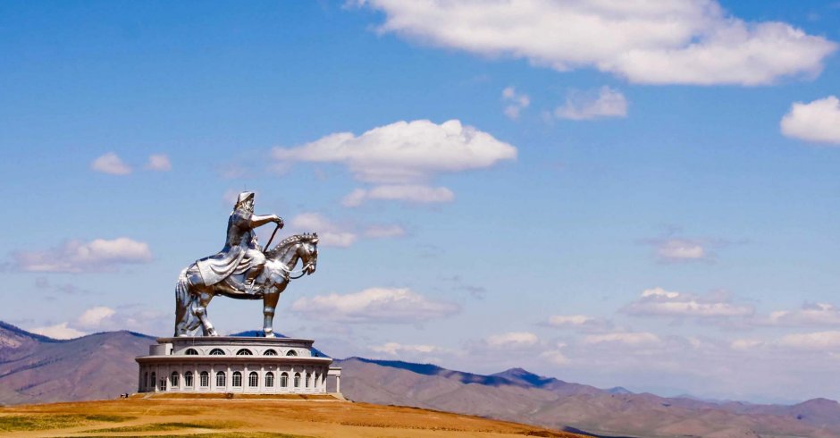 Памятник Чингисхану в Тыве