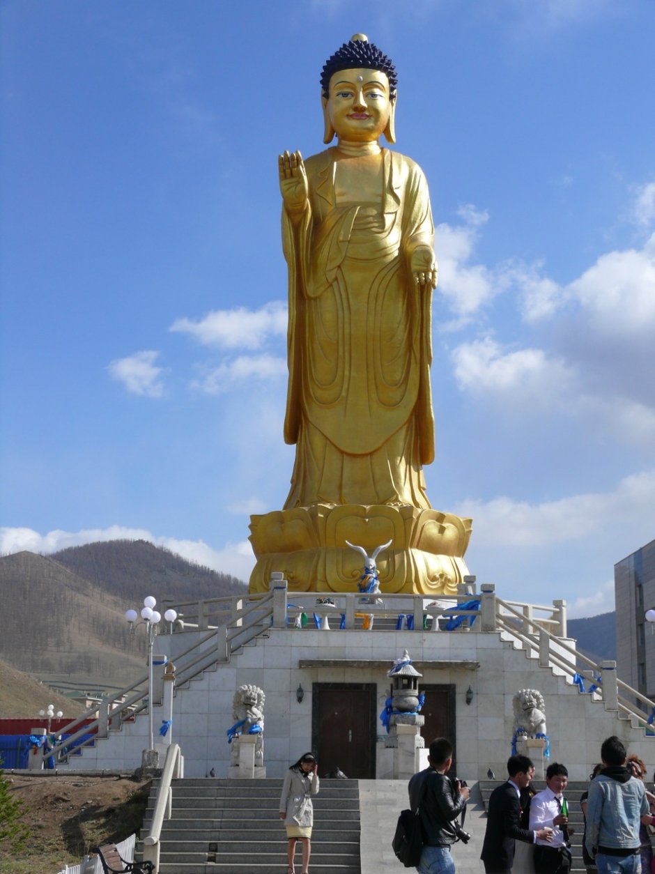 Статуя Будды в Монголии