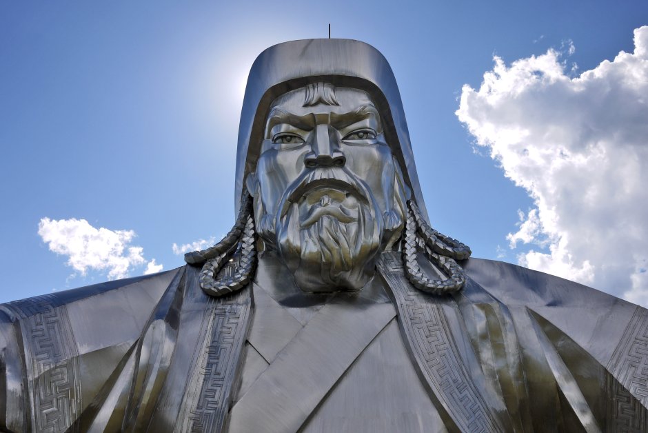 Монумент Чингисхану в Монголии
