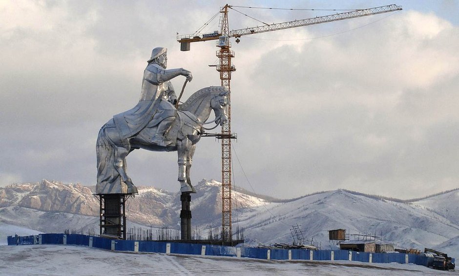 Статуя Чингисхана в Монголии внутри