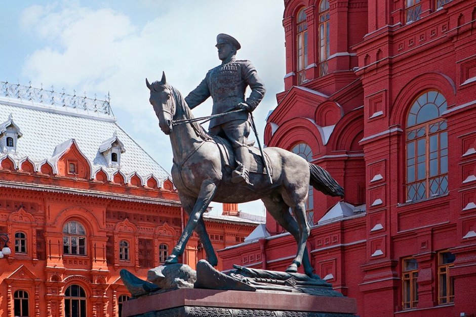 Жуков Георгий Константинович на красной площади