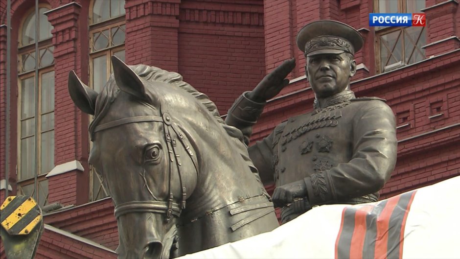Новый памятник маршалу Жукову на Манежной площади