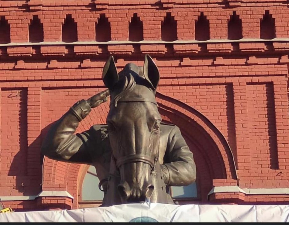 Памятник Жукова Москва на красной площади