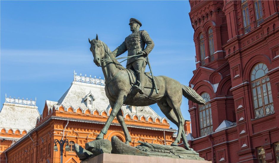 Жуков Георгий Константинович на коне