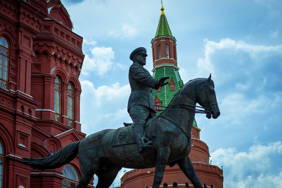 Георгий Жуков памятник на красной площади