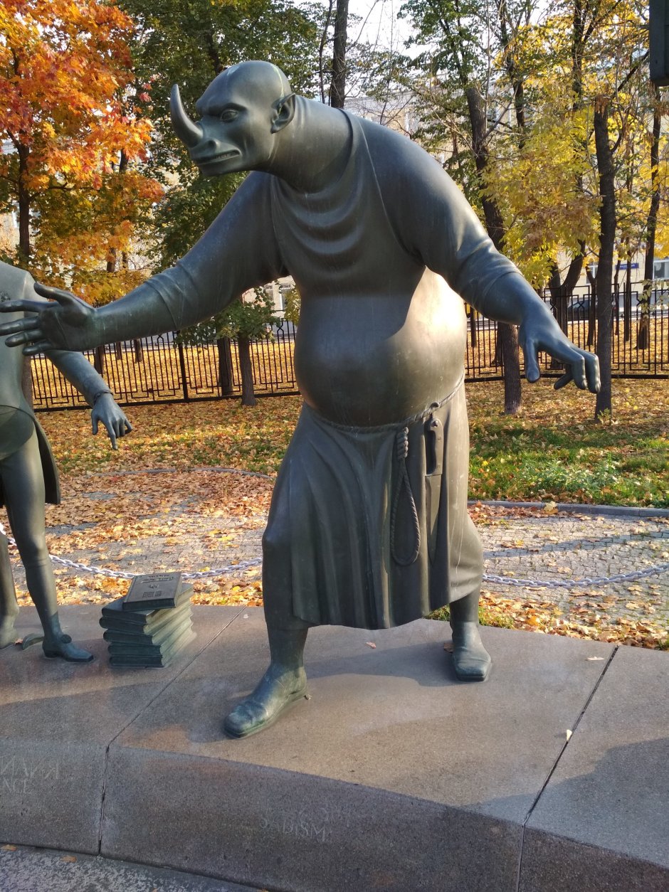 Скульптура Дэмиена Херста беременности