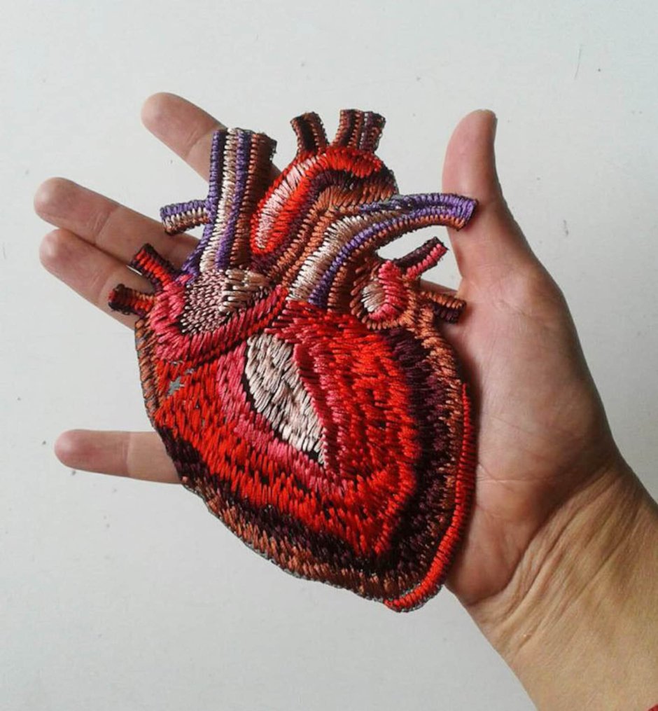Человеческое сердце вышивка