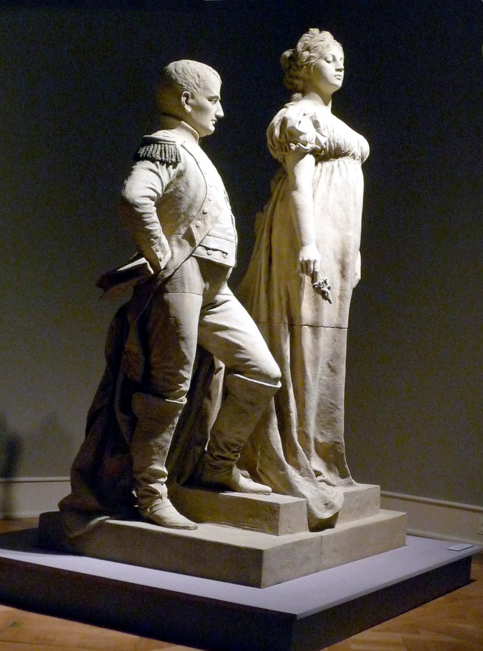 Наполеон Бонапарт статуя