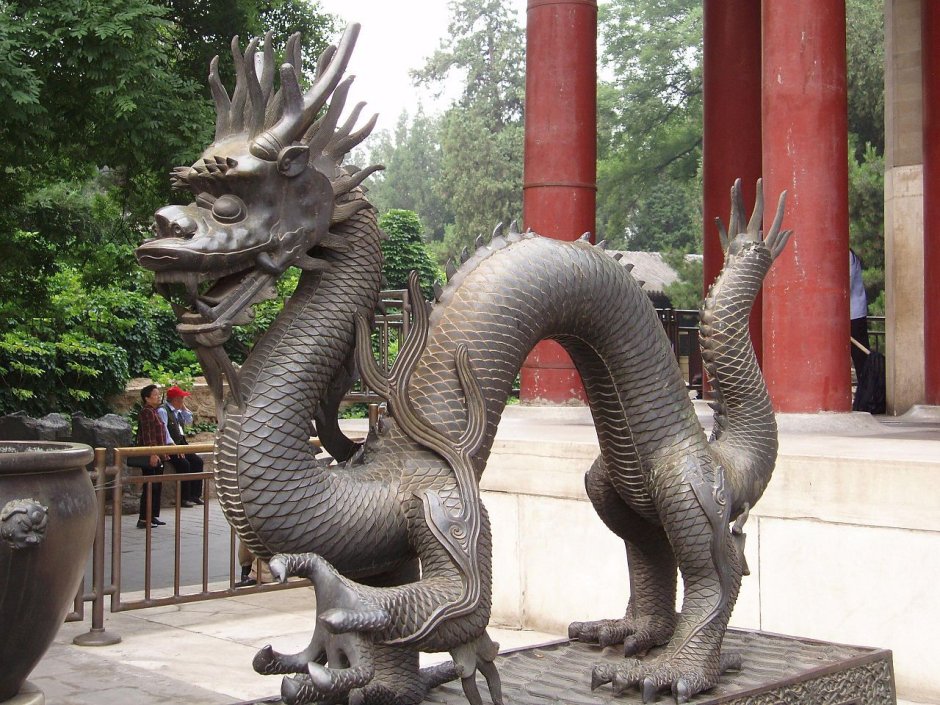 Статуя дракона Китай