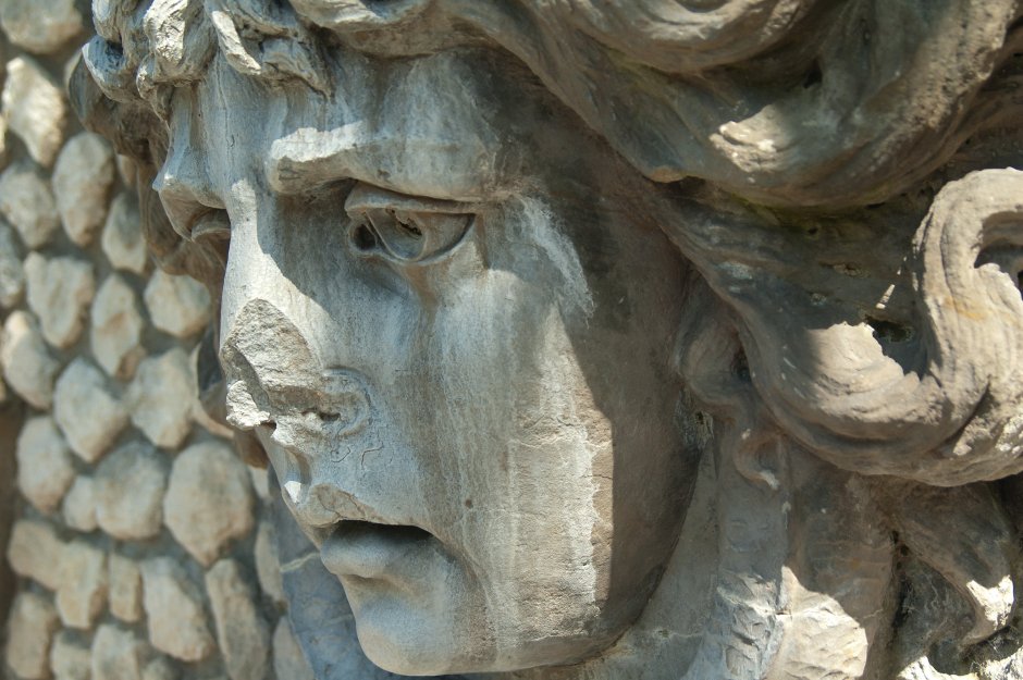 Скульптура Каменное лицо