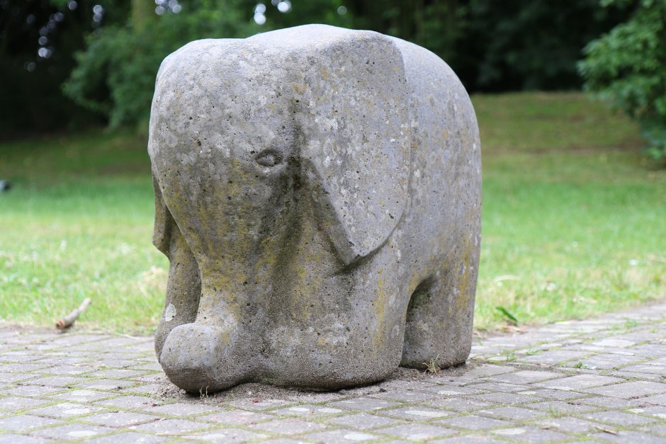 Зверем Георгий Данилович скульптура слон