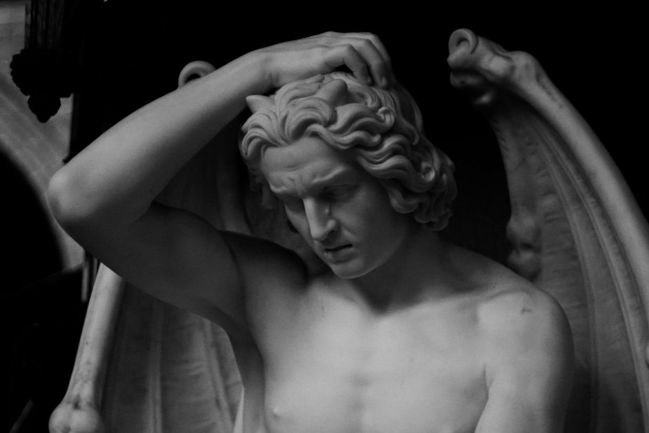 Античные статуи в Лувре
