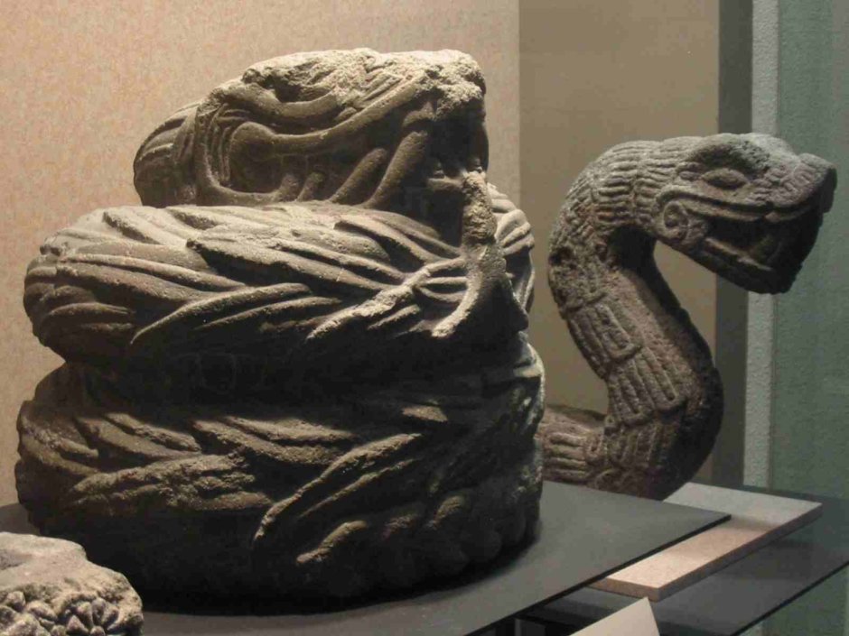 Кетцалькоатль Ацтеки скульптура