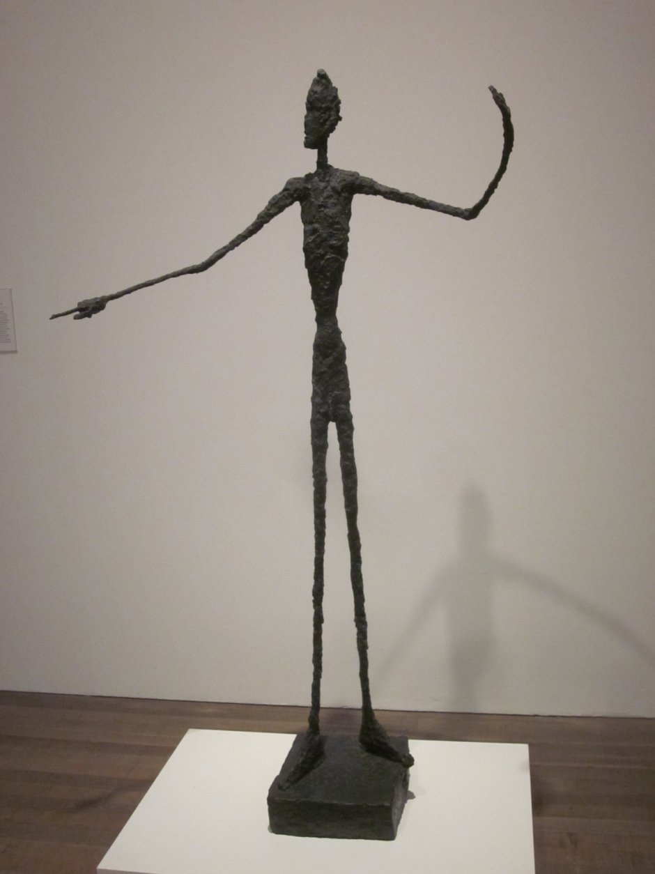 Скульптура Альберто Джакометти «указывающий человек»