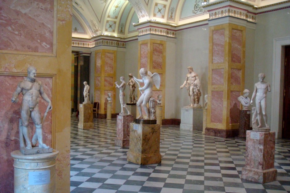 Эрмитаж .зал античной скульптуры .