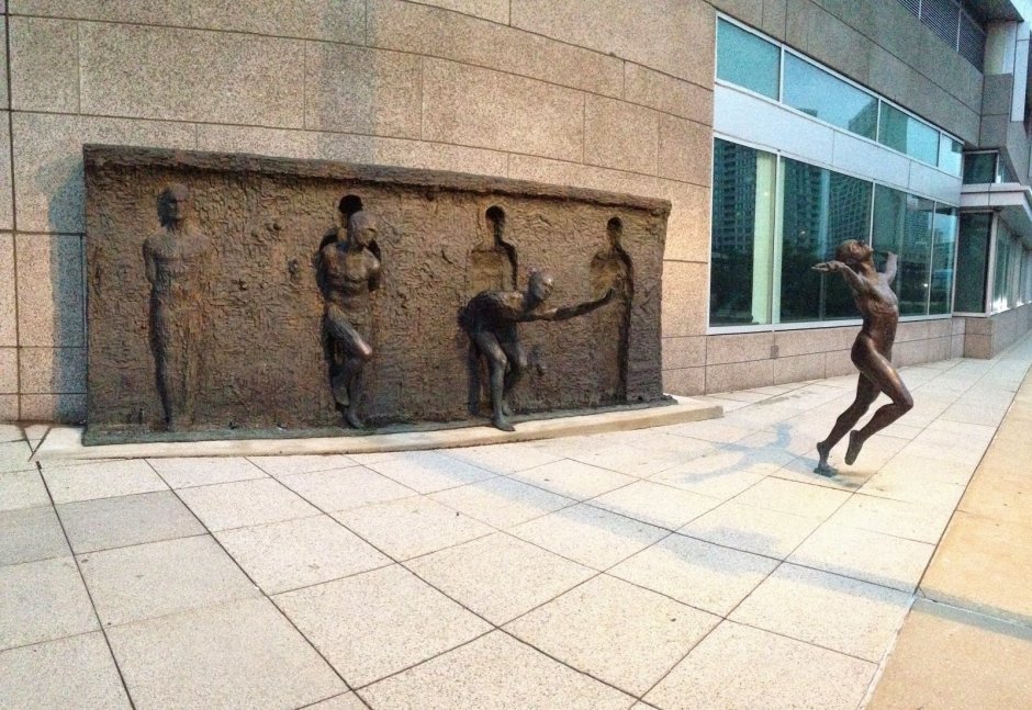 Свобода, США городская скульптура Зеноса Фрудакиса
