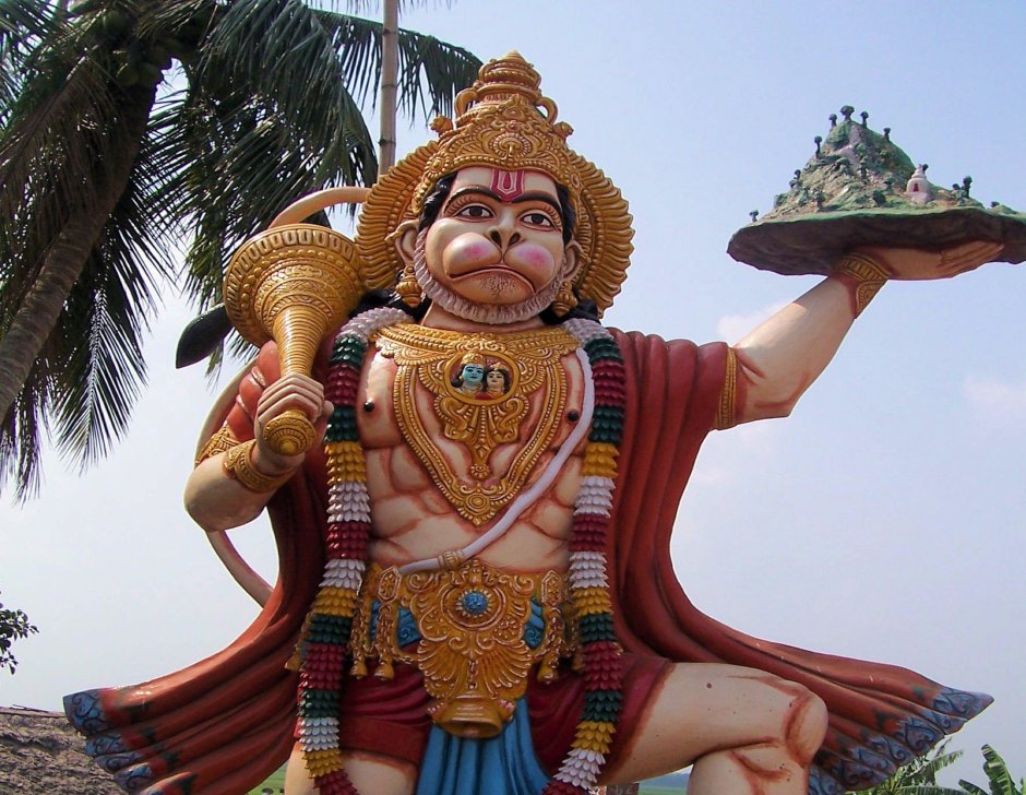Скульптура Бога Индии Индра