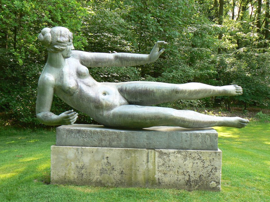 Скульптуры Майоля в саду Тюильри